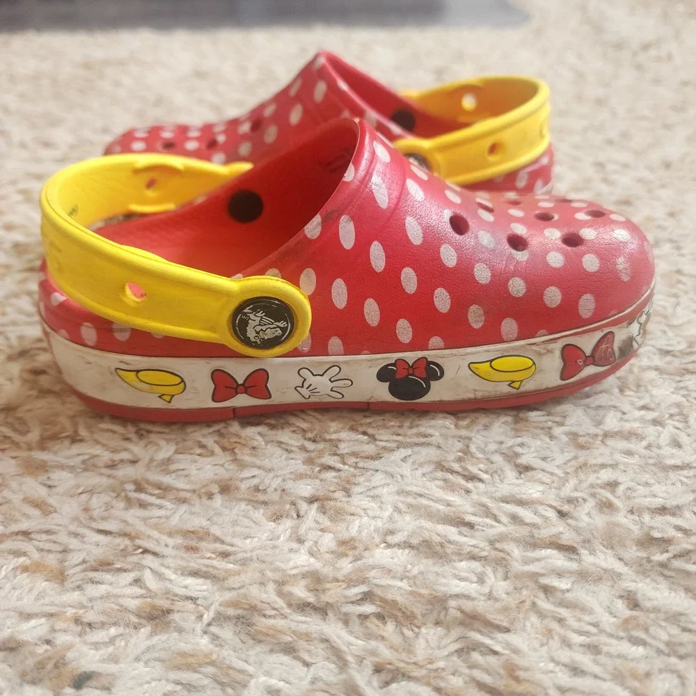 CROCS lightweight clogs